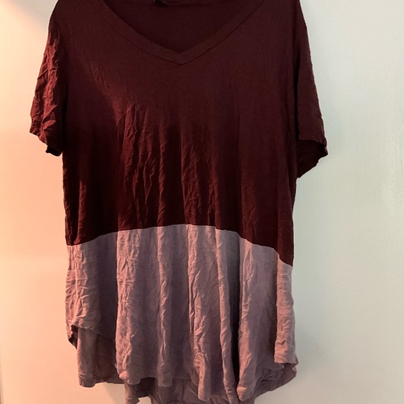 Burgundy block t shirt from Au Fond. XL.  Hip length. - Picture 2 of 4